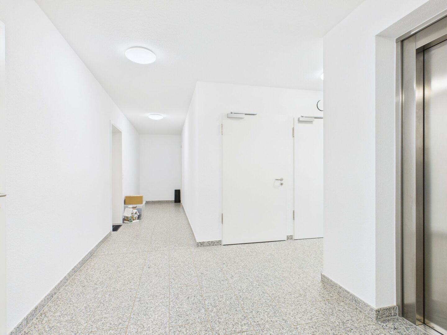 Hausflur/Aufzug