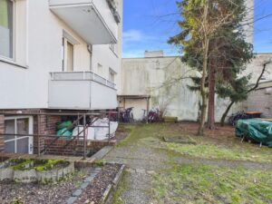 Rückansicht mit Balkon